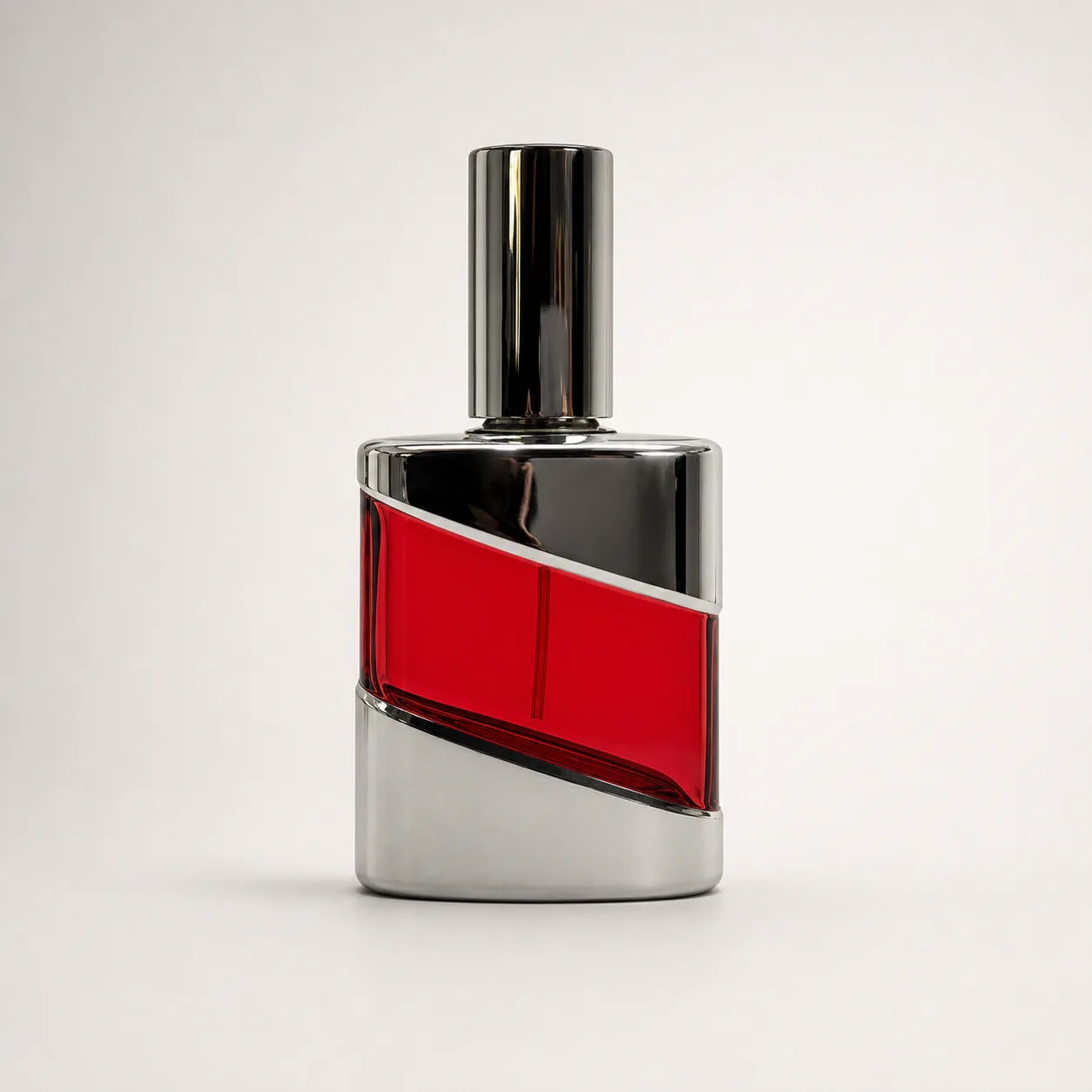زجاجة عطر بقطع مائل